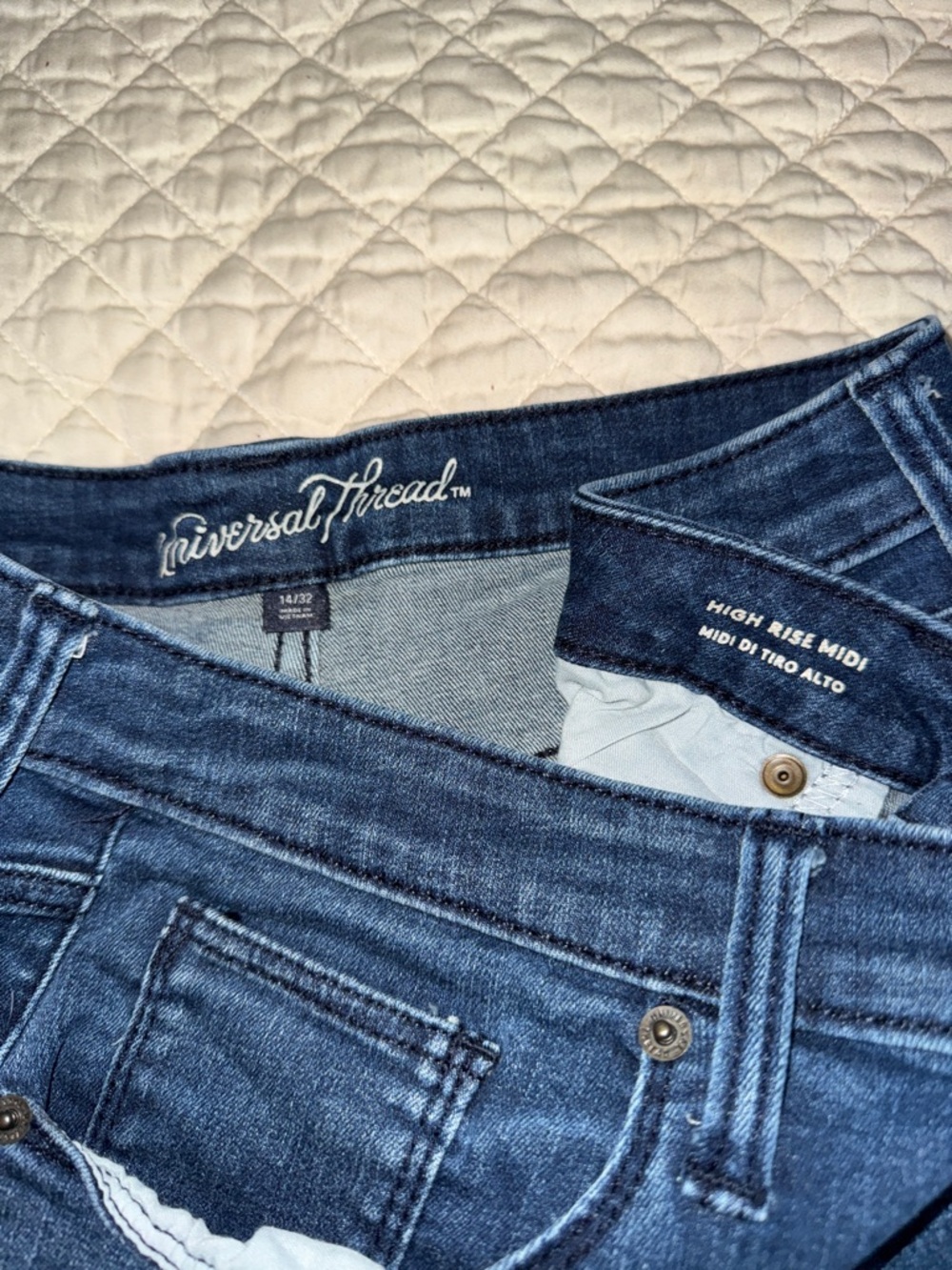 Universal Thread High Rise Midi 14 Shorts - Picture 2 of 7